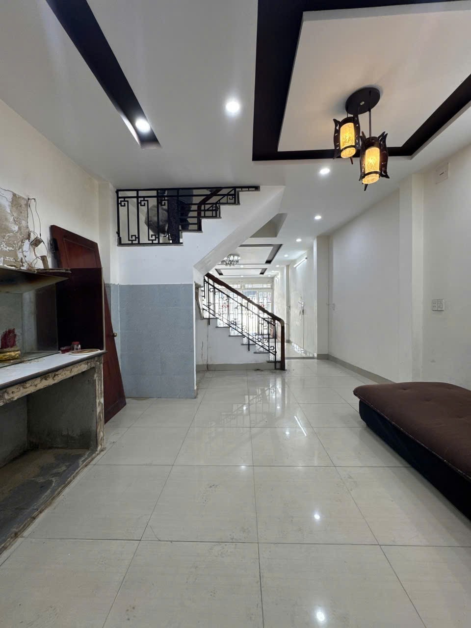 HOTKIỆT Ô TÔ TRÁNH CHỈ 5.X ĐỒNG - SẴN NHÀ 3 TẦNG KIÊN CỐ - DT 62.2M2 (3.8X16.4) NỞ HẬU NHẸ - VỊ 4