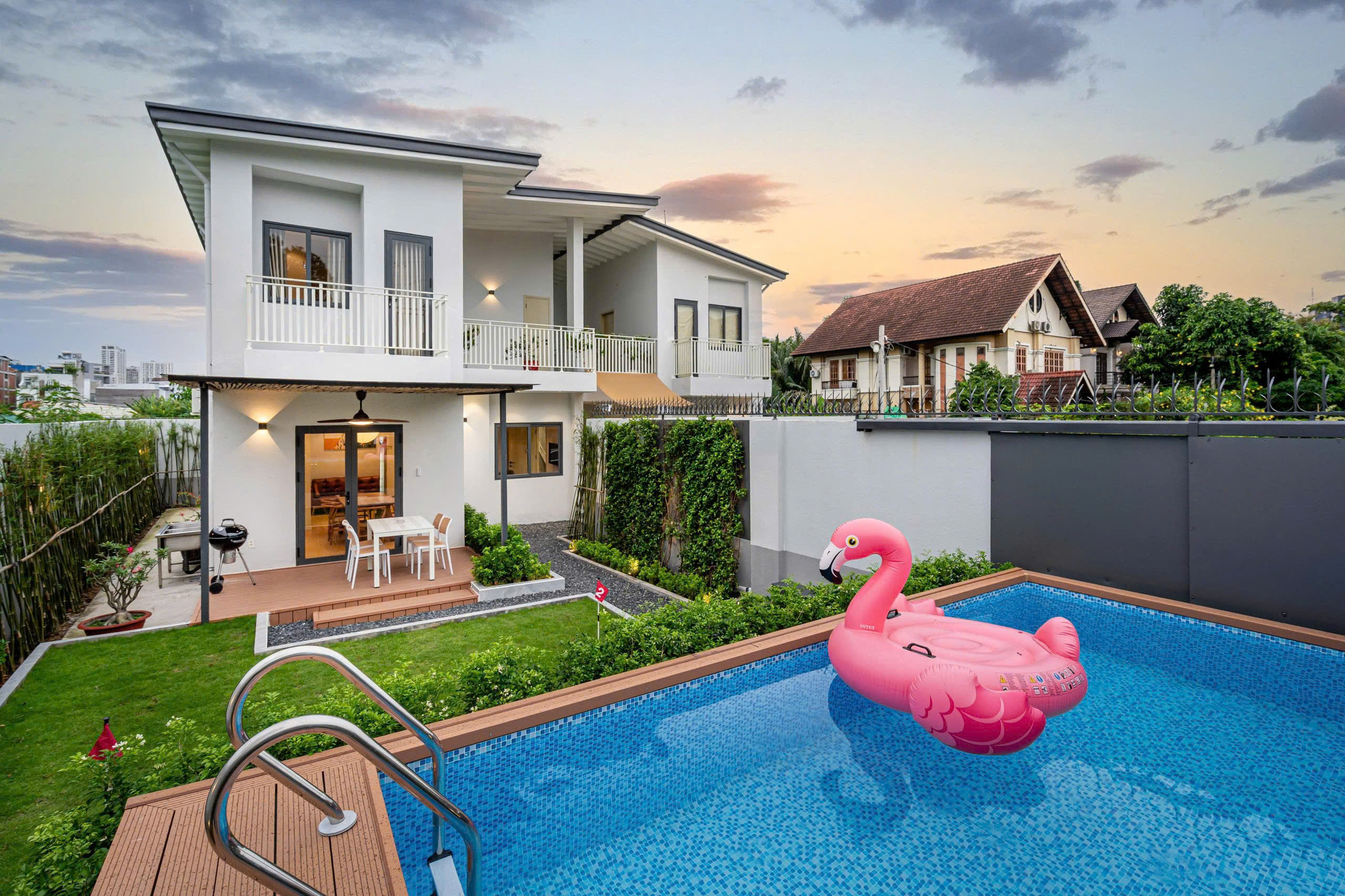 Cho thuê Biệt thự Quận 2, Hồ Chí Minh, Diện tích 200m², Giá Thương lượng 4