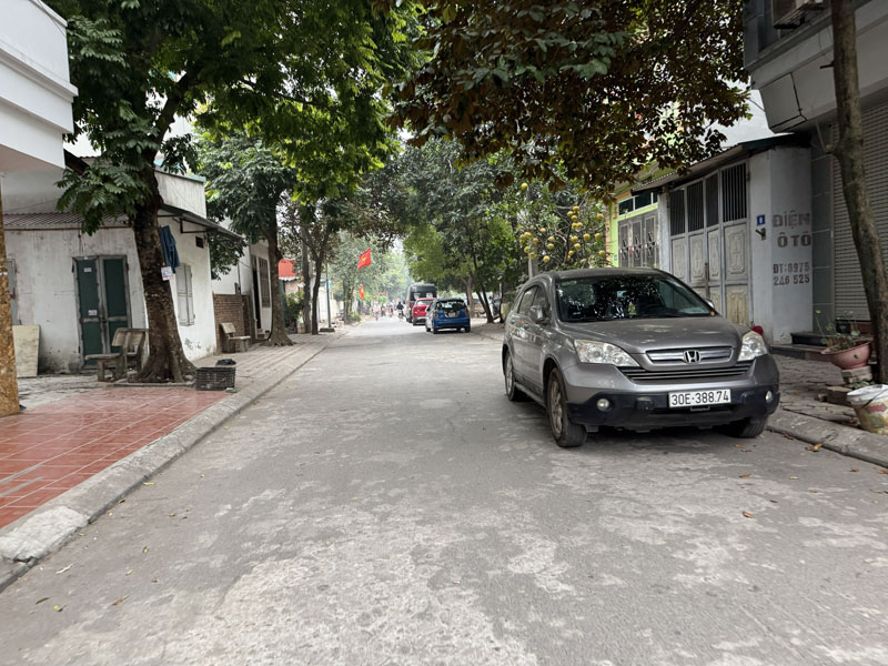 Cần bán 40m2 TĐC Phúc Lợi, khổ đẹp như tranh, sát hồ điều hòa và 6 tòa Chung cư Ruby 4