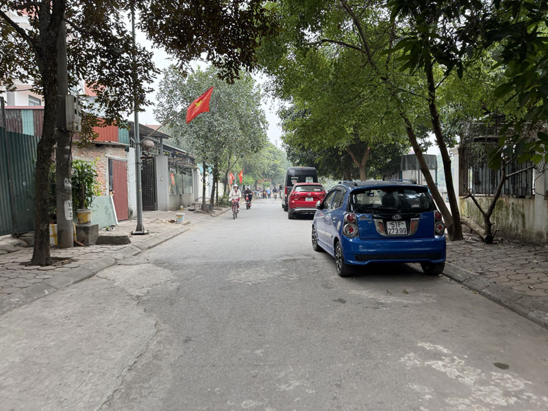 Cần bán 40m2 TĐC Phúc Lợi, khổ đẹp như tranh, sát hồ điều hòa và 6 tòa Chung cư Ruby 5